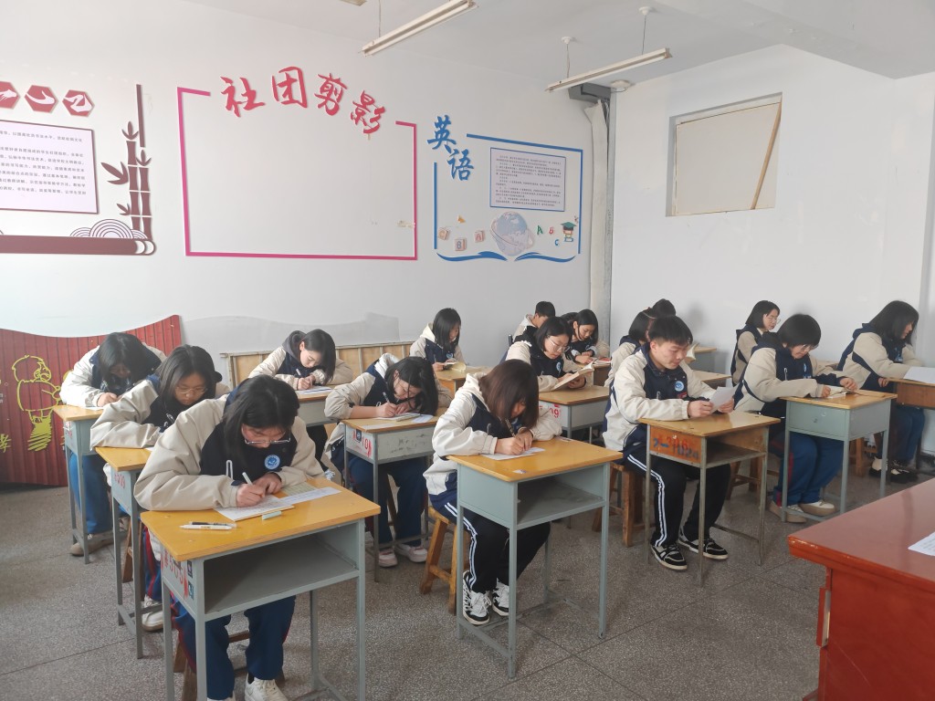b363229de87a3c62efcc6757fc0f051a.jpg